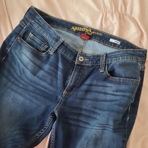 Arizona Jeans, Bootcut, Size 11 Short